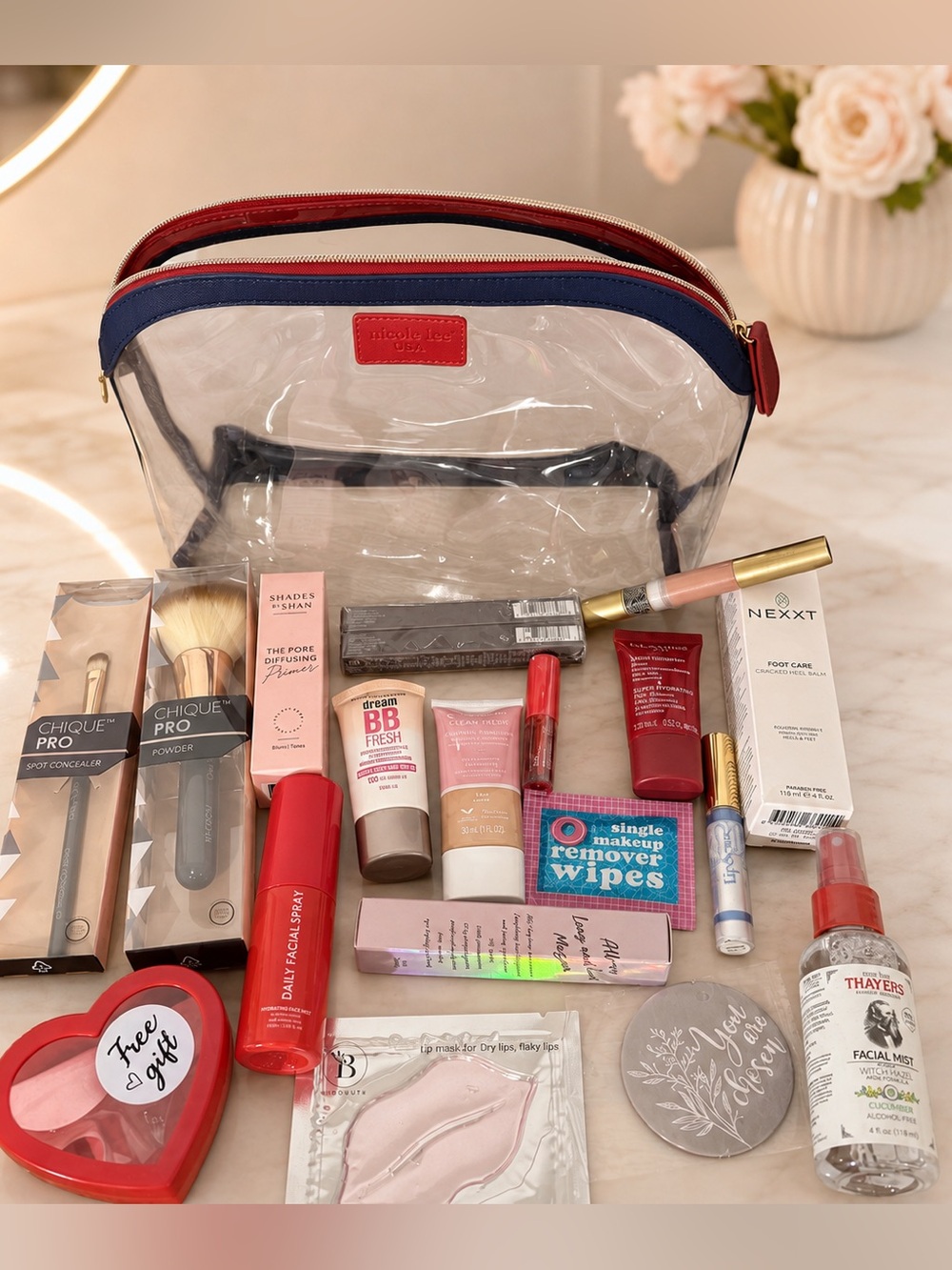NEW 20 + Piece Beauty & Skincare Bundle With Nicole Lee Cosmetic Bag